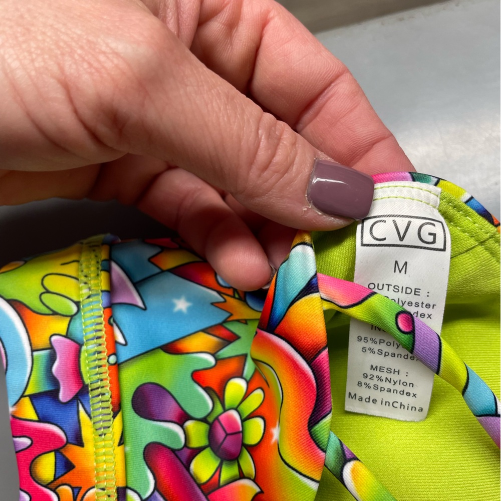 Constantly Varied Gear Peace Love Happiness Sports Bra medium - Picture 3 of 3